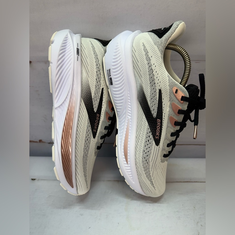 Brooks Ghost 17 Women’s 9.5 D Running Shoes White Black Rose Gold Cushioned NEW - Picture 11 of 14